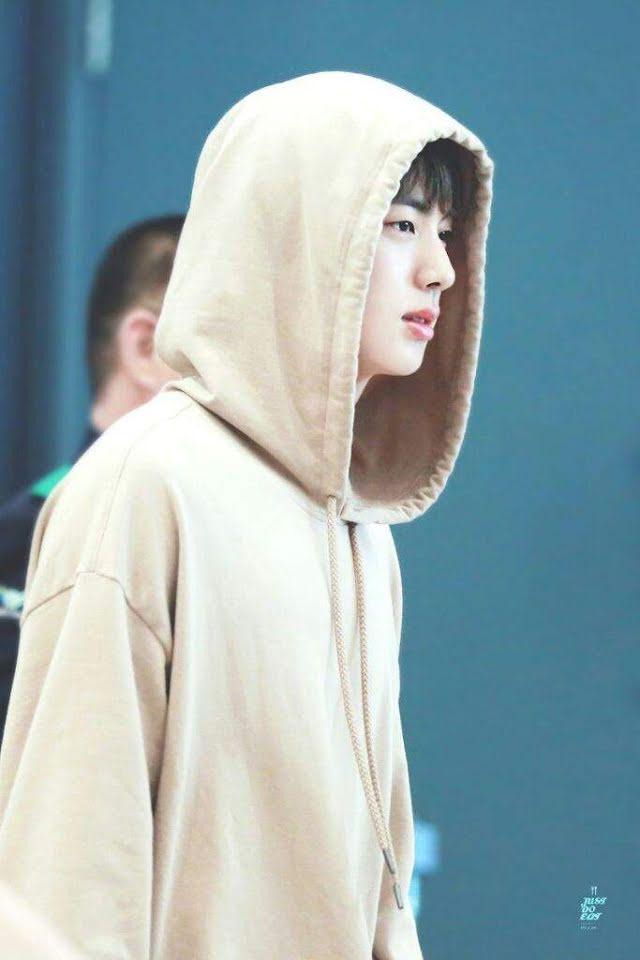 Chuyện hài sau bức ảnh đồ đôi huyền thoại năm nào của V và Jin BTS-5