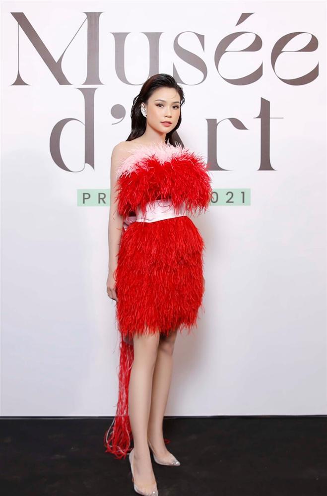 Á hậu Thúy Vân tái xuất rạng rỡ sau sinh - Thủy Tiên lên đồ đơn giản mà sang-2