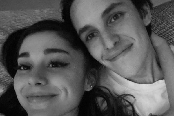 Ariana Grande kết hôn với doanh nhân bất động sản-4