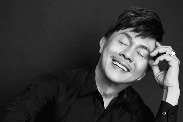 Vợ cố nghệ sĩ Chí Tài đưa tro cốt chồng về nghĩa trang-10