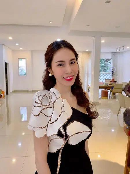 Thủy Tiên lên tiếng khi lộ ảnh gương mặt nhọn hoắt khác lạ-3