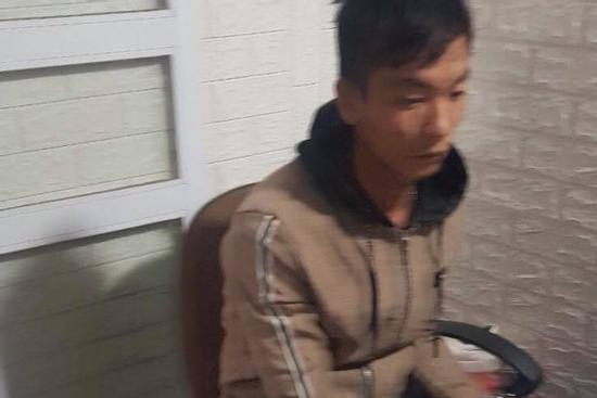 Nghệ An: 'Cưỡi' SH đi chơi, thanh niên 'nhẩy' luôn con trâu bán kiếm tiền tiêu tết