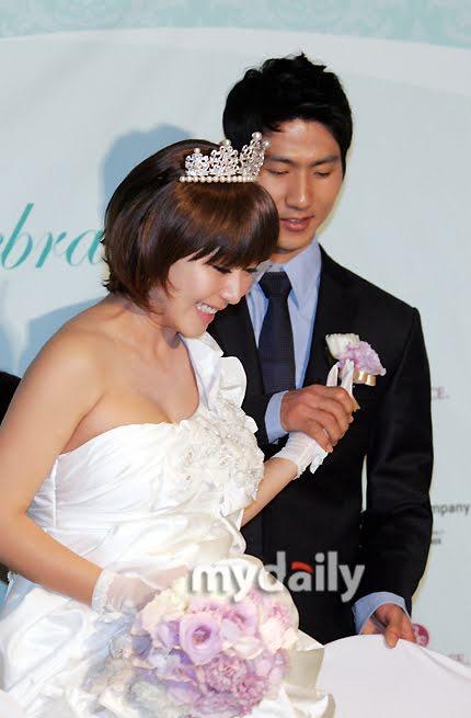 Điểm mặt loạt Idols Kpop có thể khiến bạn ngã ngửa nếu biết họ đã kết hôn-18