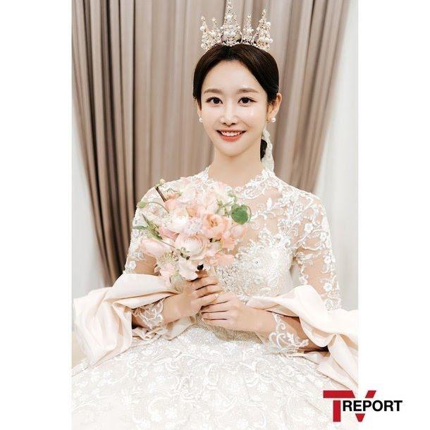 Điểm mặt loạt Idols Kpop có thể khiến bạn ngã ngửa nếu biết họ đã kết hôn-21