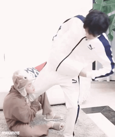 Điểm qua những khoảnh khắc cute hột me của cặp đôi MinMin nhà BTS-7