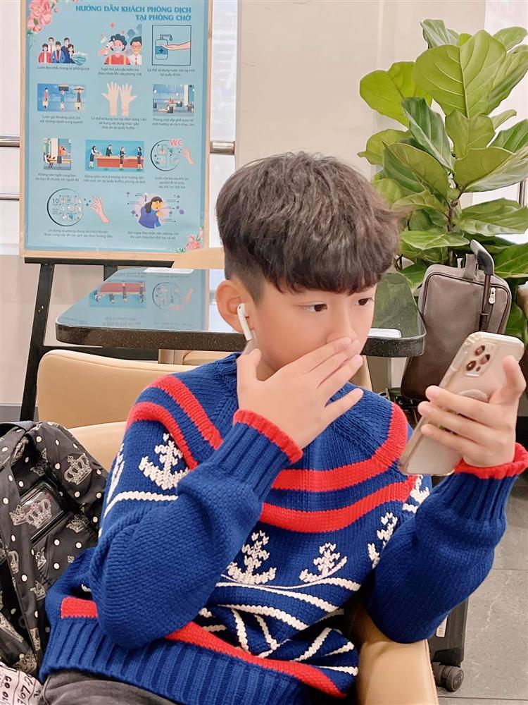 Đâu chỉ Lệ Quyên, chồng cũ cũng rất tự hào vì con trai đẹp mã-3