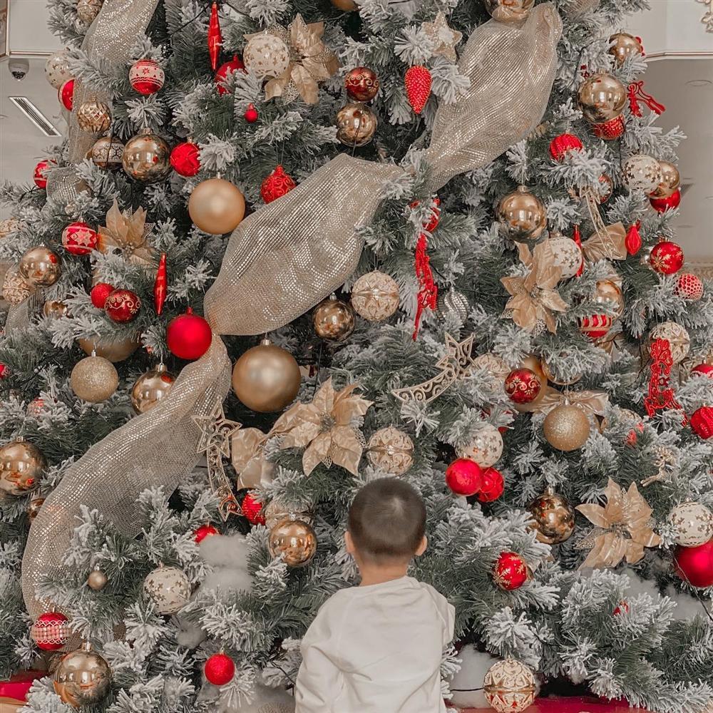 Tuấn John đăng ảnh vợ con, bình luận chê bai của Lan Khuê gây chú ý-1