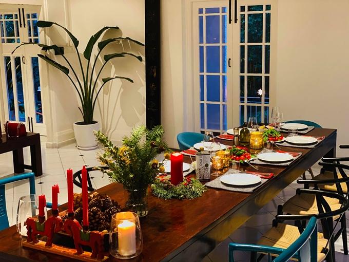 Nhà cổ 80 năm tuổi của Bằng Lăng và chồng Tây mùa Giáng sinh-11