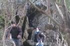 Lạng Sơn: Rợn người thi thể đàn ông phân hủy, bốc mùi nồng nặc trong hốc núi
