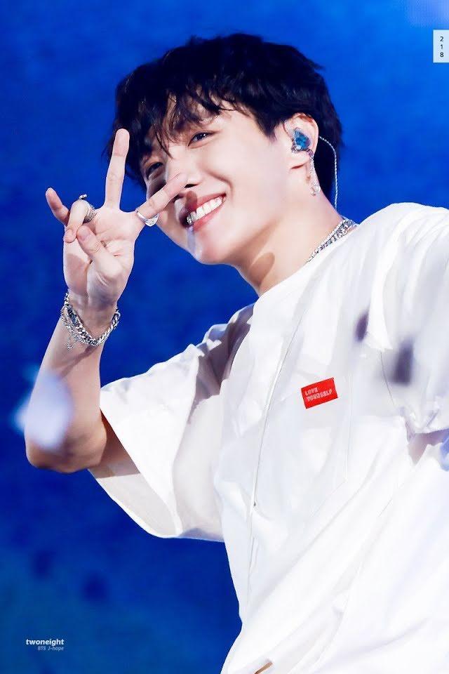 Thành phố Gwangju đúc tượng điêu khắc tặng riêng J-Hope BTS-1
