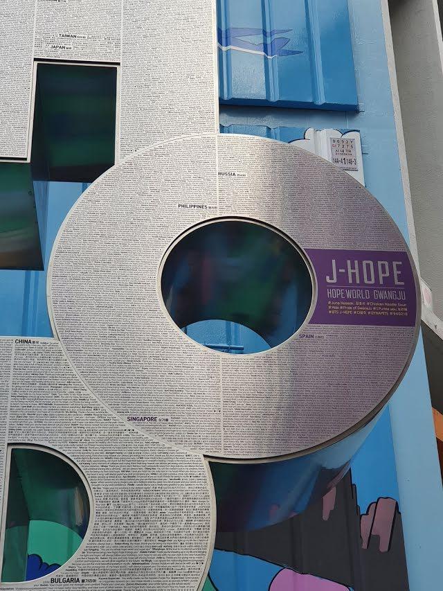 Thành phố Gwangju đúc tượng điêu khắc tặng riêng J-Hope BTS-8