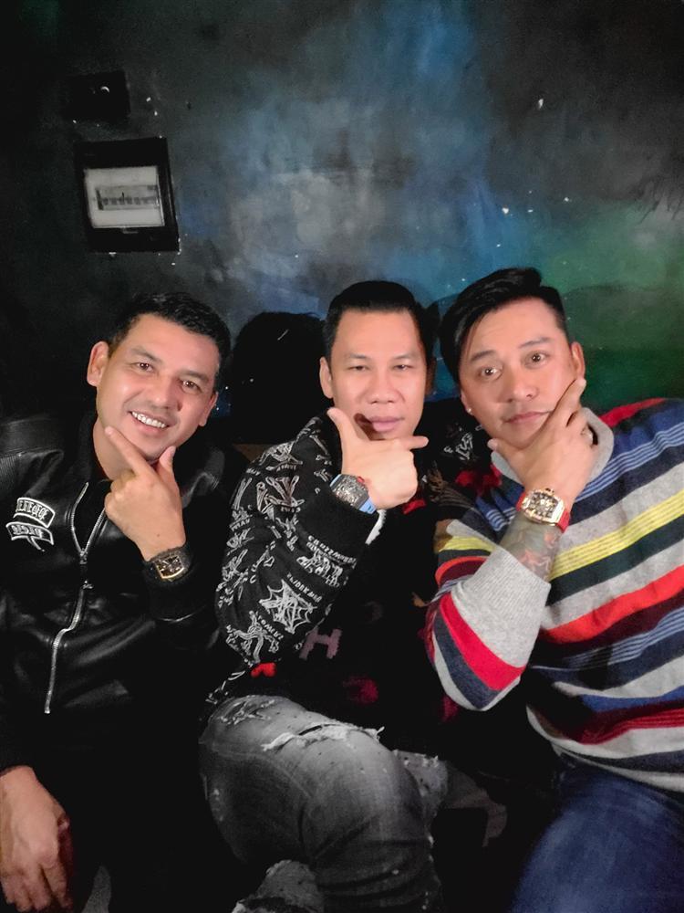 Chồng cũ làm gì khi Lệ Quyên liên tục lộ bằng chứng yêu đương trai trẻ?-11