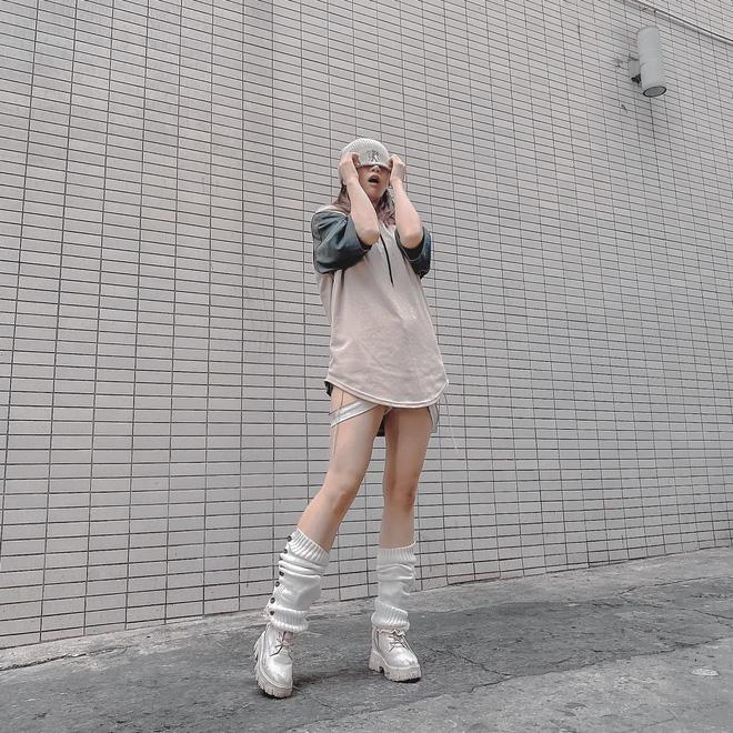 Hot Tiktok 4,3 triệu follow Lê Bống lộ đùi to, chân ngắn qua clip bị quay lén-3