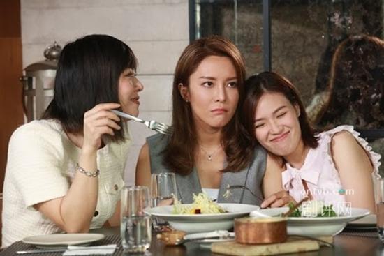 Nghệ sĩ TVB bị vắt kiệt sức lực như thế nào?