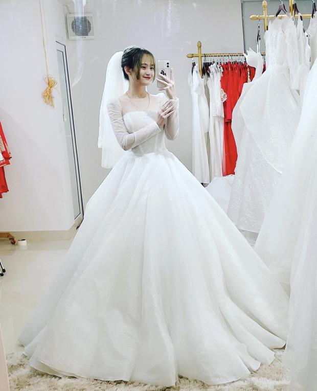 Sau vụ lộ clip 18+, streamer đình đám Alice khoe ảnh cưới với nam chính trong scandal-5