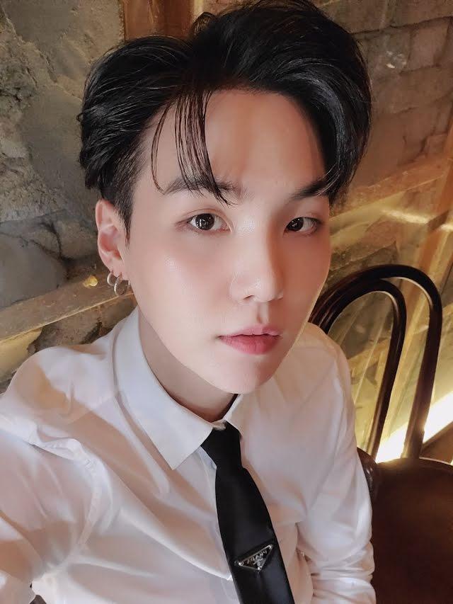 Suga BTS trở lại sau khi hồi phục sức khỏe từ cuộc phẫu thuật vai-2