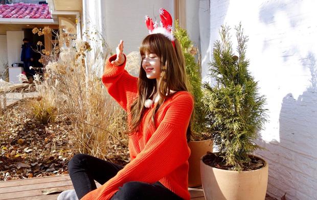 BLACKPINK lên đồ Giáng sinh xịn ghê, xem mà học được bao cách mix&match vừa ấm vừa xinh-2
