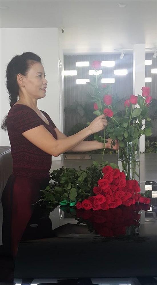 Không cầm lòng nổi trước mâm cơm mẹ Hà Hồ chuẩn bị để dụ con gái, giữa trưa chỉ muốn lao ngay về nhà!-4