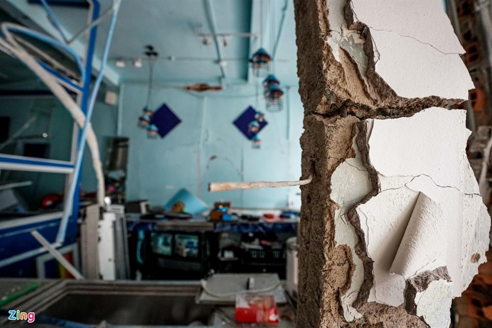 Cảnh tan hoang sau vụ nổ ở TP.HCM-6