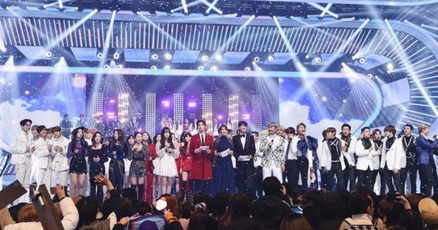 Báo Hàn nói BTS chẳng tồn tại nếu không có Lee Soo Man, Knet mỉa mai: Vắng SM khéo BTS thành công sớm hơn nhiều-5