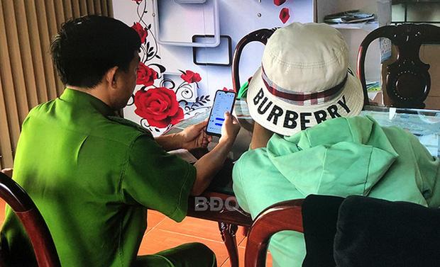 Tin lời kẻ mạo danh cán bộ công an, cụ bà 80 tuổi bị lừa 800 triệu đồng-1