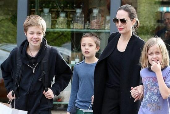 Jolie-Pitt đổ bể kế hoạch đón Giáng sinh cùng nhau