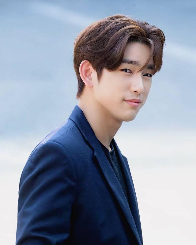 Jinyoung GOT7 dứt tình JYP Entertainment để theo đuổi nghiệp diễn?-1