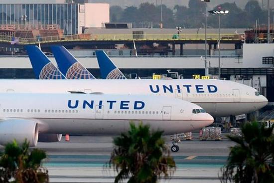 Hành khách chết trên máy bay vì Covid-19 ở Mỹ