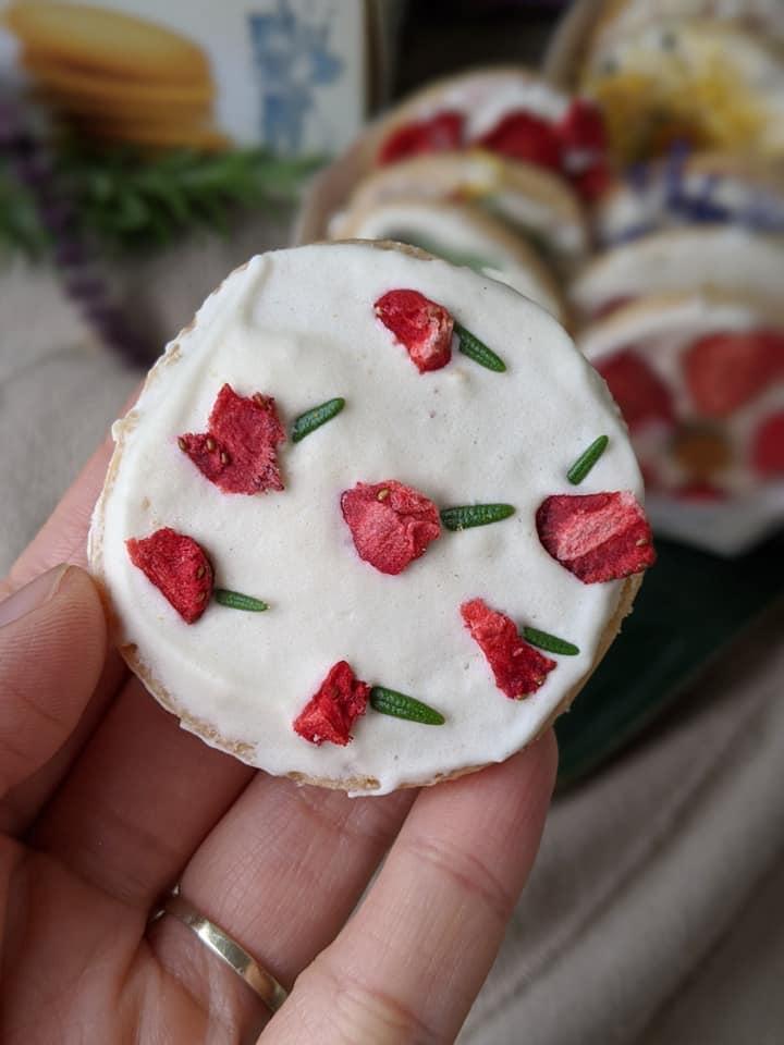 Cùng mẹ Việt ở Đức làm bánh bằng hoa quả khô tặng người thân cho lễ Giáng Sinh-5