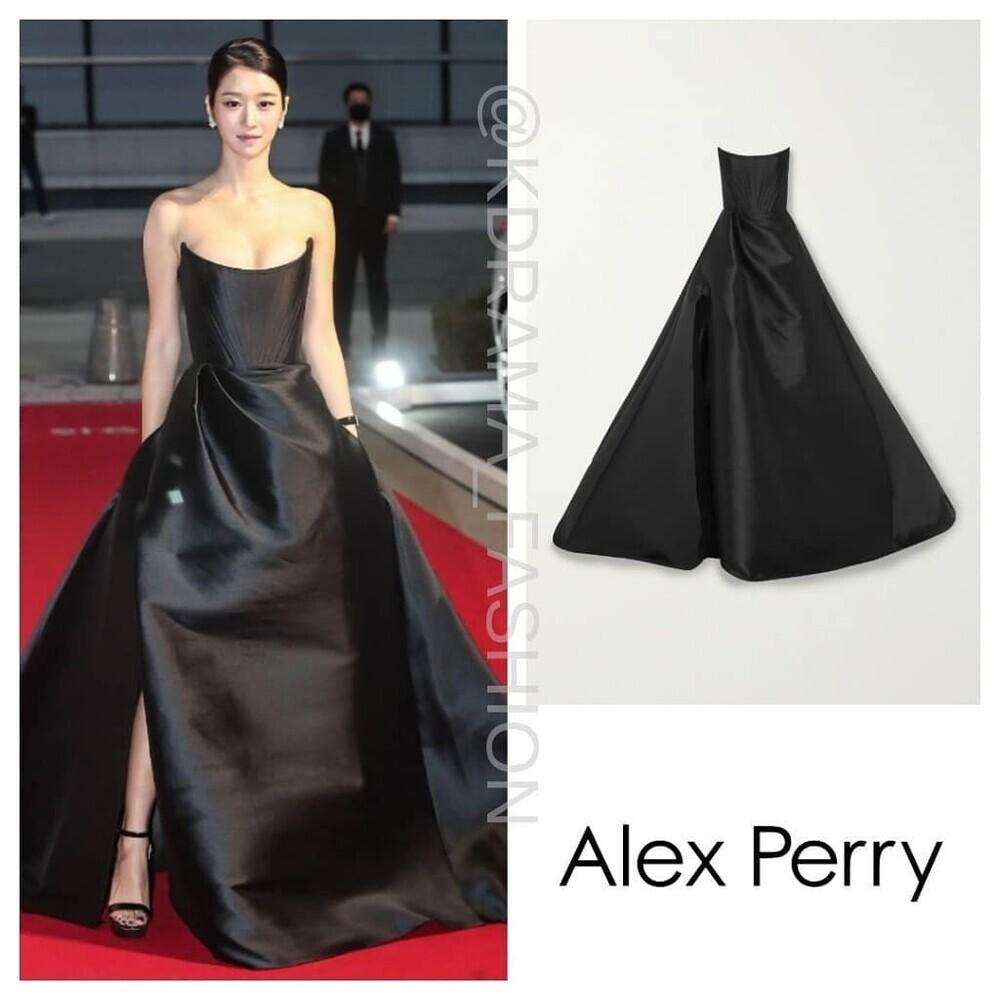 Cùng mặc váy 100 triệu, Thu Thủy xấu hơn hẳn vì bụng bé bự-5