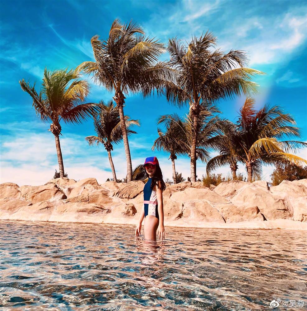 Con gái Ngô Tôn phổng phao như thiếu nữ dù mới 10 tuổi-4