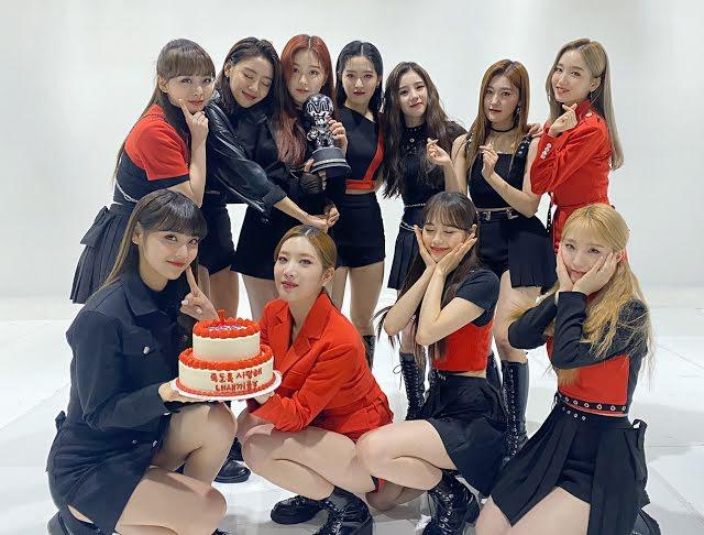 Loạt Idols sở hữu chiếc cúp đầu tiên trong năm 2020 kể từ khi debut-1