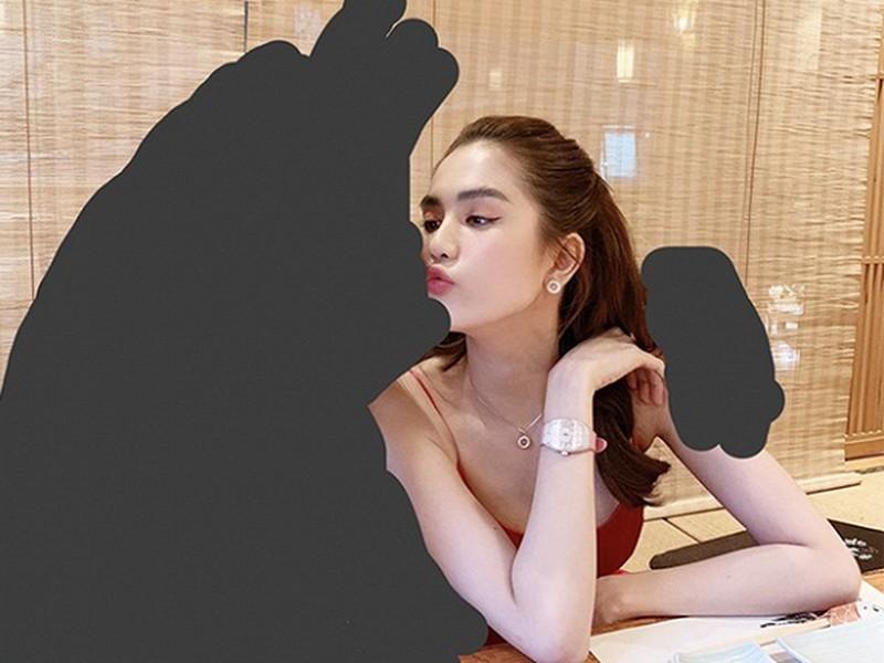 Ngọc Trinh khoe nhẫn kim cương người yêu tặng Noel khiến dân tình gato-1