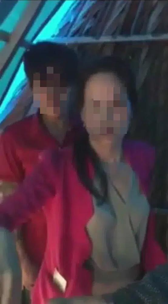 Clip đánh ghen cực căng: Chồng bắt vợ đang cùng phi công hùn tiền làm cho có em bé-3