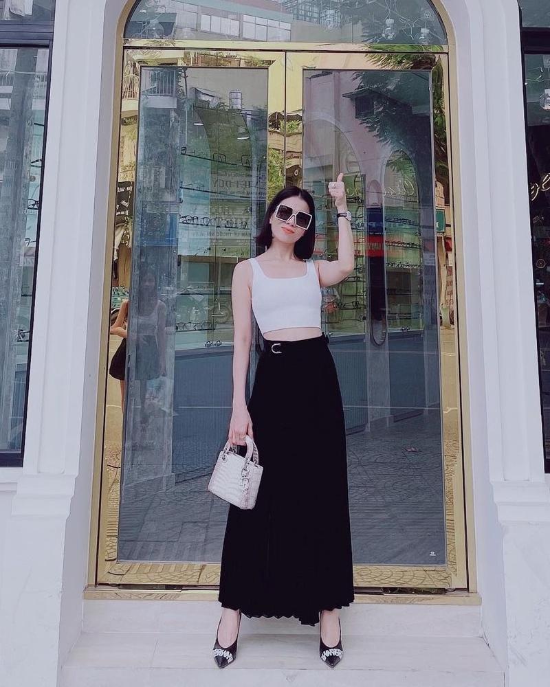 Elly Trần lên đồ tôn vòng 1 căng đét - Hà Tăng mix đồ tông nâu camel đẹp xuất sắc-8