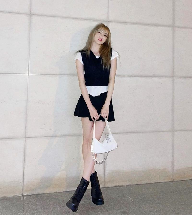 Sam khoe street style sến sẩm - Chi Pu phối đồ matchy matchy-10