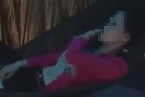 Đánh ghen cực gắt: Vợ bắt quả tang chồng với bồ đang diễn màn mua cá lóc-4