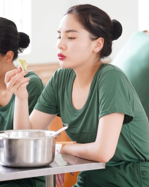 Kỳ Duyên giải đáp nghi vấn trang điểm hay mặt mộc trong Sao Nhập Ngũ-10