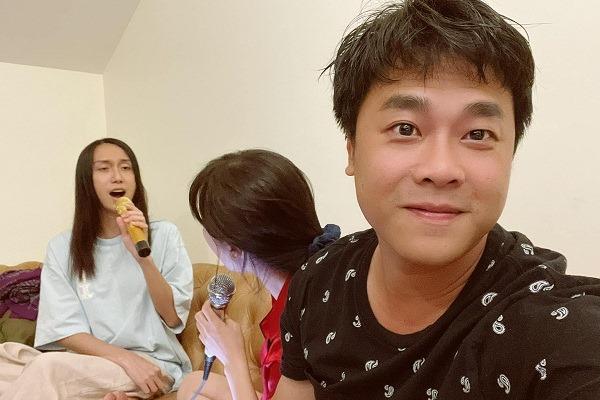 Mẹ ruột Lynk Lee bài xích vòng eo 58cm quá ốm yếu của con gái-7