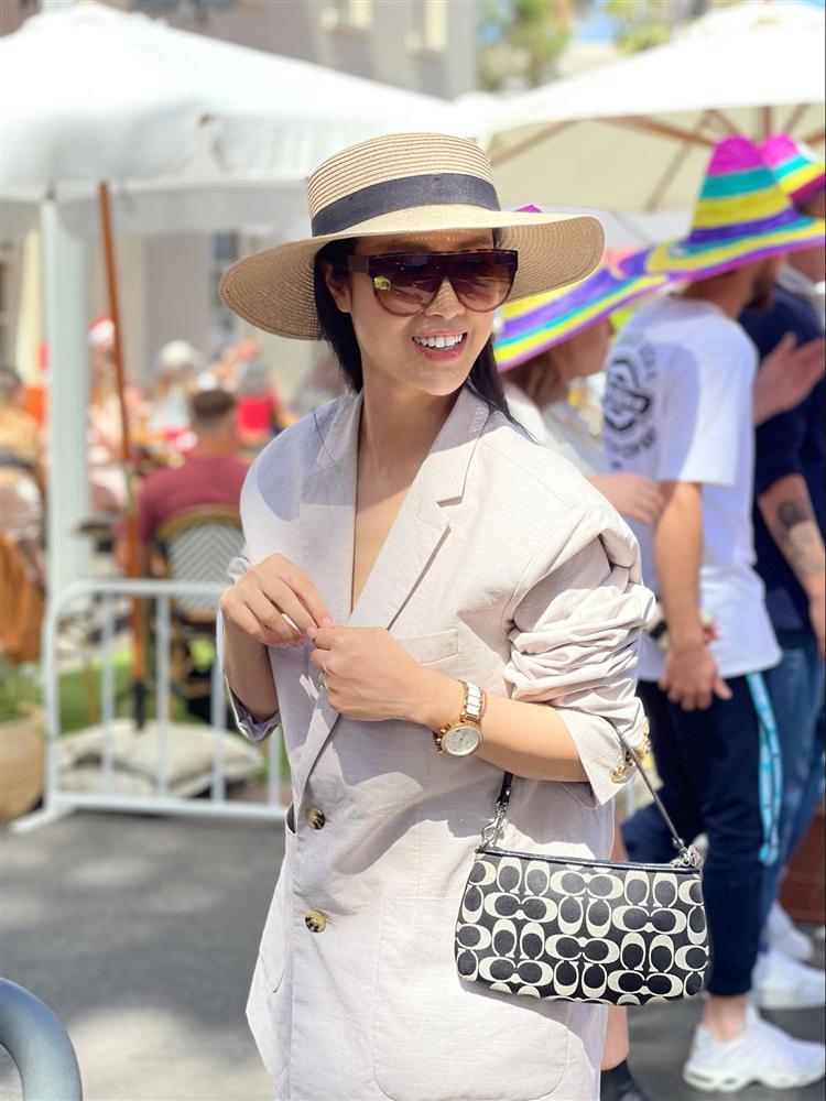 Ăn salad chay cầu vồng đều đặn mỗi ngày, mẹ Việt ở Úc vẫn dạt dào sữa cho con-1