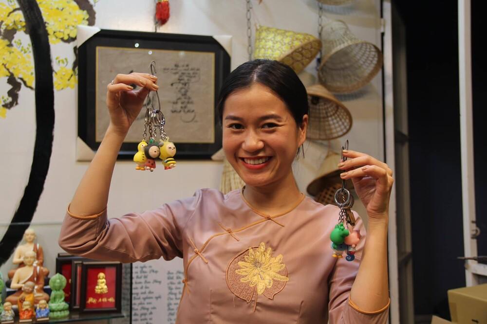 Lâm Vỹ Dạ lên tiếng về gương mặt căng cứng khó ở, hóa ra do người đứng từ xa chỉ đạo-4