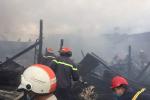 Lâm Đồng: Hỏa hoạn dữ dội, 4 ngôi nhà chìm trong biển lửa, người chạy toán loạn