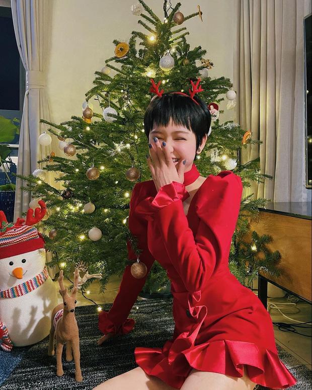 Dàn sao lên đồ đỏ rực đón Noel: Xôn xao nhất là hội bạn triệu đô của Hà Tăng-4