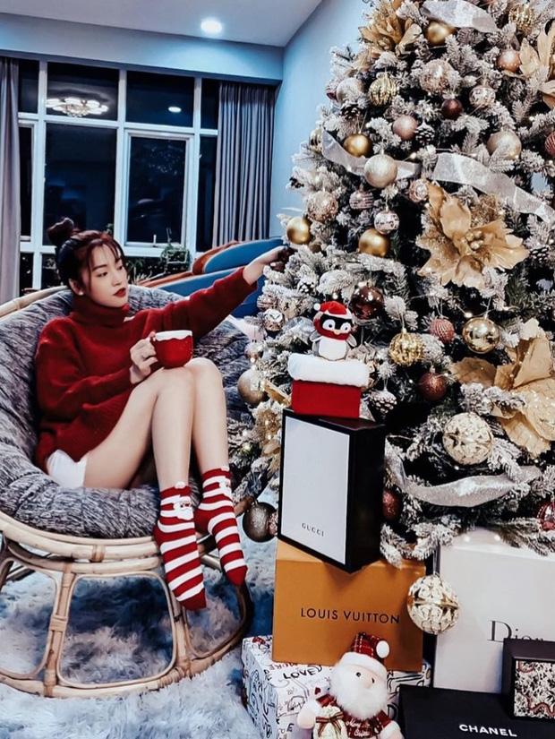 Dàn sao lên đồ đỏ rực đón Noel: Xôn xao nhất là hội bạn triệu đô của Hà Tăng-9