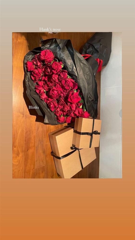 BLACKPINK khoe quà Giáng sinh hàng hiệu: Jisoo có túi Dior thêu tên, choáng nhất là quà của Rosé và boss-9