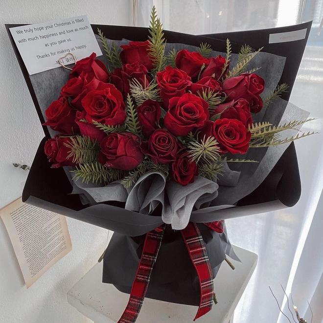 BLACKPINK khoe quà Giáng sinh hàng hiệu: Jisoo có túi Dior thêu tên, choáng nhất là quà của Rosé và boss-6