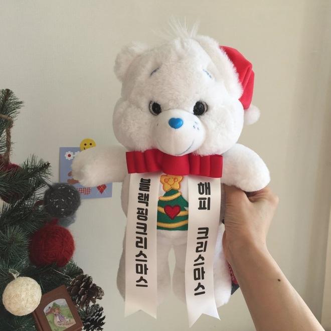 BLACKPINK khoe quà Giáng sinh hàng hiệu: Jisoo có túi Dior thêu tên, choáng nhất là quà của Rosé và boss-7