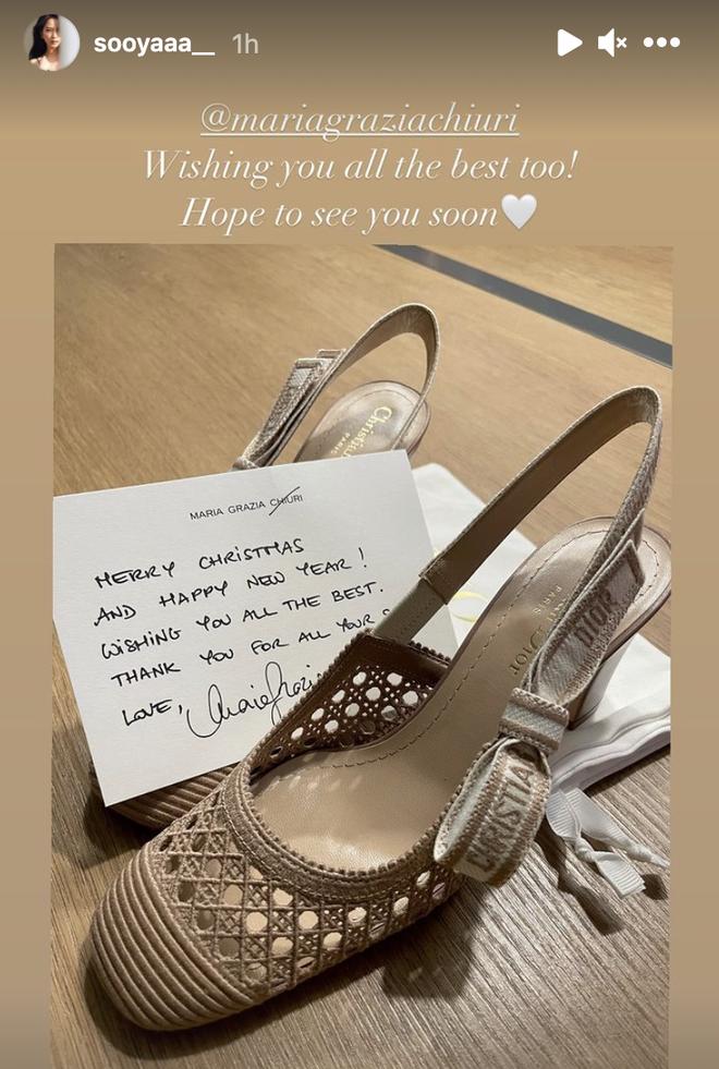 BLACKPINK khoe quà Giáng sinh hàng hiệu: Jisoo có túi Dior thêu tên, choáng nhất là quà của Rosé và boss-18