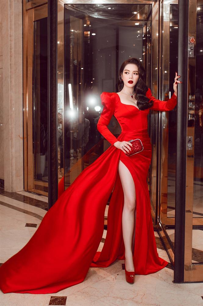 Dàn sao lên đồ đỏ rực đón Noel: Xôn xao nhất là hội bạn triệu đô của Hà Tăng-2