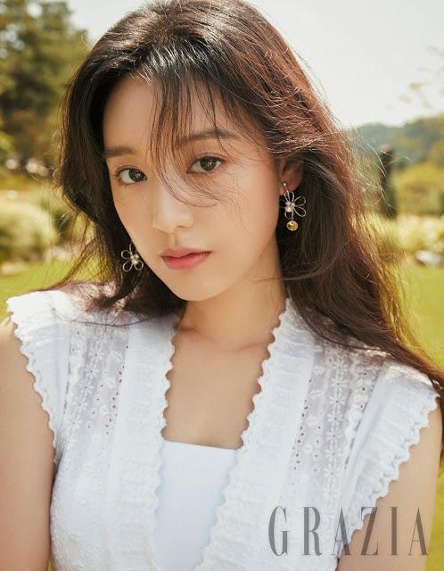 Ở tuổi 28, Kim Ji Won mang đến hình ảnh trưởng thành hơn qua từng vai diễn.